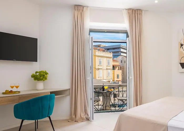 48 לינה וארוחת בוקר ספליט