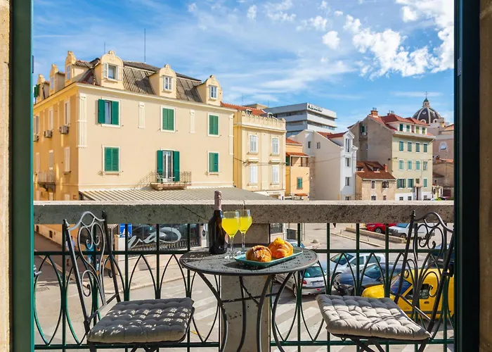 לינה וארוחת בוקר 48 ספליט