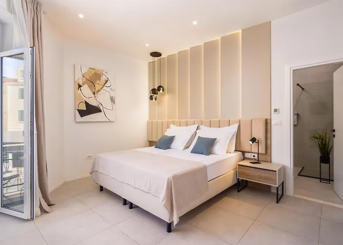 לינה וארוחת בוקר 48 ספליט